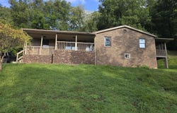 65 Kenneth Lane, Baxter, KY 40806