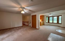 1104 W 32nd Ave, Hutchinson, KS 67502