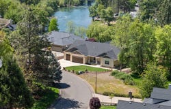 1060 Anglers Place, Shady Cove, OR 97539