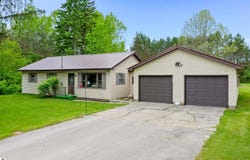 6148 S 27 Road, Cadillac, MI 49601