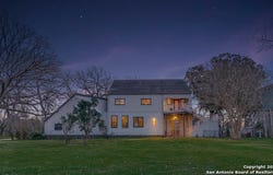 54 S Hampton Dr, Seguin, TX 78155