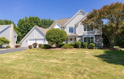 23 Saybrooke Drive, Penfield, NY 14526