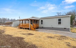 721 Siluria St, Harriman, TN 37748