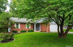 9 Donald Drive, St Charles, MO 63304