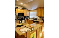 1225 HAYES ST, Eugene, OR 97402