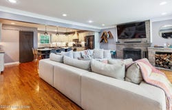 1007 Corn Island Ct, Louisville, KY 40207