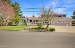 1276 NE Benton, Newport, OR 97365