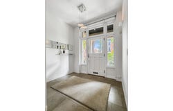 822 W Oakdale Avenue, Chicago, IL 60657