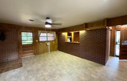 142 W Mason Avenue, Holly Springs, MS 38635