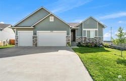 8783 N Kelliann Way, Manhattan, KS 66502