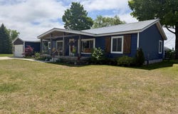 17415 Walker St, Curtis, MI 49820