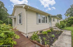 600 W Ridgecrest Drive, Kingston, TN 37763