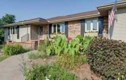 1433 S Charing Road, Springfield, MO 65809
