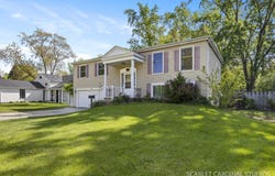 212 S River Road, Naperville, IL 60540