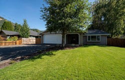 1974 Hamilton Lane, Grants Pass, OR 97527