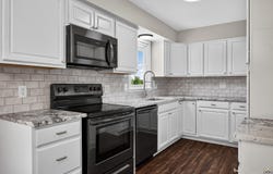 3411 SE Shawano DR, Berryton, KS 66409