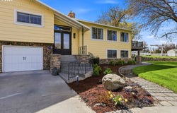 1290 E HIGHLAND Ave, Hermiston, OR 97838