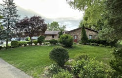 1 Golf Court, Burlington, IA 52601