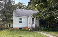 608 8th St. SE, Waseca, MN 56093