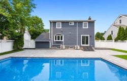 4 Hicks Circle, Hicksville, NY 11801