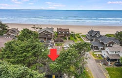 223 W KENAI ST, Cannon Beach, OR 97110