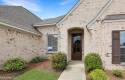 155 Magnolia Place Circle, Brandon, MS 39047