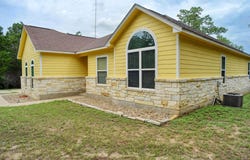 247 Campfire Way, Smithville, TX 78957
