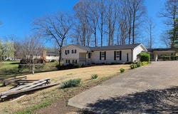 140 Swayne, PARIS, TN 38242