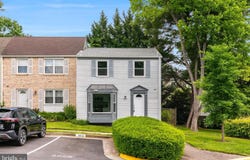3002 TALKING ROCK DR, FAIRFAX, VA 22031