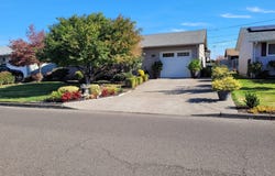 1930 SALLAL Rd, Woodburn, OR 97071
