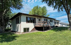 402 S Range Road, Springfield, MN 56087