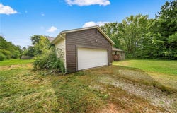 7101 Brakeman Road, Leroy, OH 44077