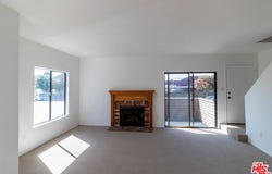 15135 Nordhoff St, North Hills, CA 91343