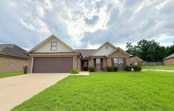 107 Coal Dr, Mooreville, MS 38857