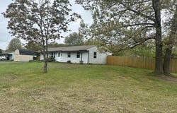 19 Lazywood Ln, Swansea, MA 02777