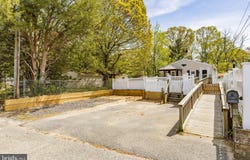 220 CAROLINE AVENUE, VILLAS, NJ 08251