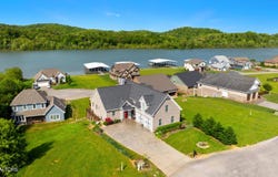 338 Cape Lookout Light, Loudon, TN 37774