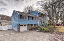 174 Grove Ave, Metuchen Boro, NJ 08840-1643