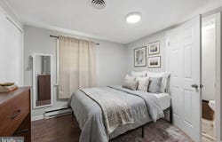 221 BROAD Avenue, WINCHESTER, VA 22602