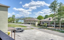 1647E Lakeview Dr., YOUNG HARRIS, GA 30582