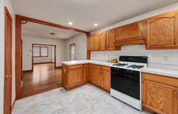 6 Exchange Pl, Lowell, MA 01852