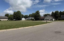 301 Hilton Drive, St. Clair, MN 56080