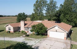 14610 State Route DD Highway, Savannah, MO 64485