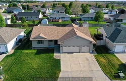4127 W Ridge LN, Grand Island, NE 68803