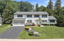 18 Mulberry Lane, Edison, NJ 08820