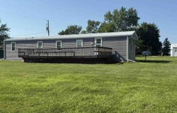 415 Hendricks St, IA 52325