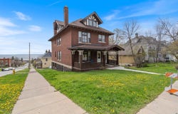 1432 E 4th St, Duluth, MN 55805
