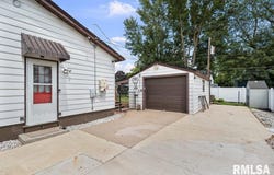 1203 N THORNWOOD Avenue, Davenport, IA 52804