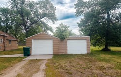 304 S 2nd Ave, Woonsocket, SD 57385