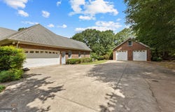100 Moonview Place, Fayetteville, GA 30215